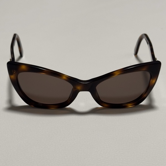 Vintage CHANEL Tortoise Cat Eye Sunglasses 01943 91235 - Picture 4 of 16